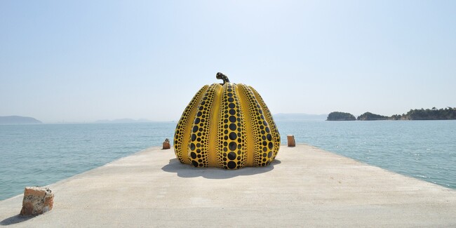 瀬戸内海の現代アート島「直島」へ最短50分フライト