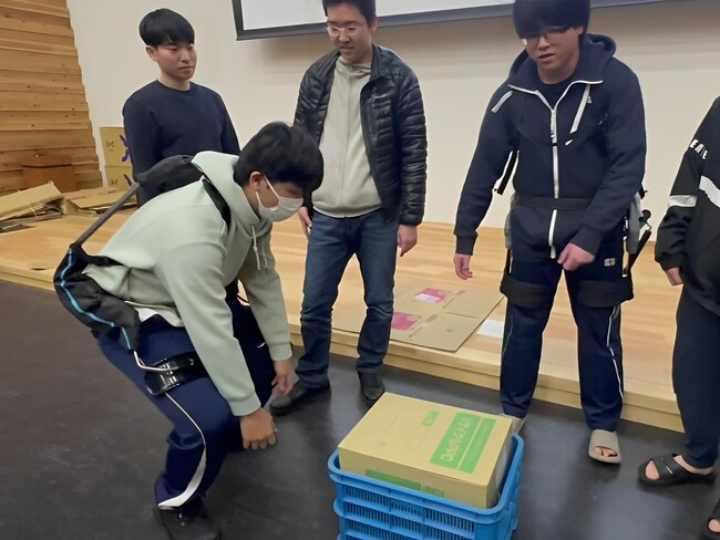 マッスルスーツ体験で見えた「農業の働き方改革」 東北農林専門職大学附属農林大学校で特別講義を実施