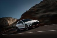 ASTON MARTIN DBX S　SUVのスーパーカーに新しいフラッグシップ