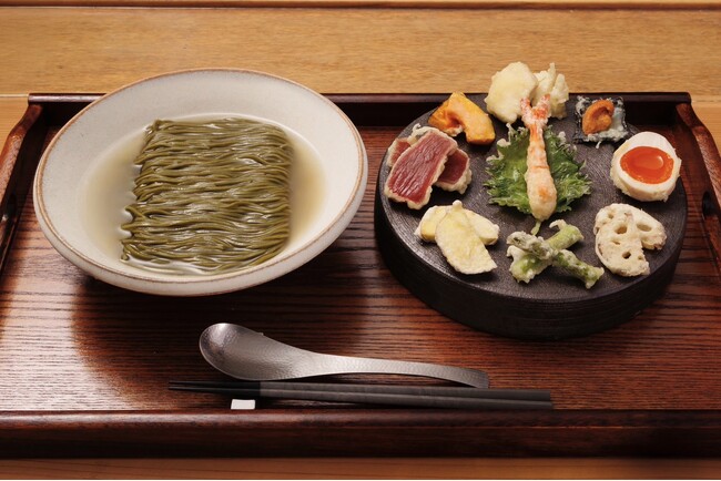 関西初「天ぷらラーメン専門店」葵洛-KIRAKU-が5月7日祇園に開業 宇治抹茶麺と九種天ぷらの新体験