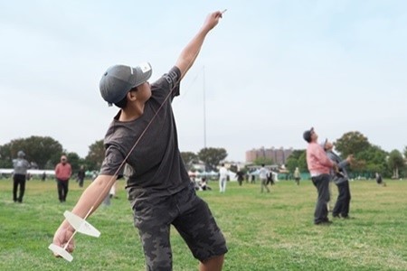 【JAF兵庫】JAFデー「兵庫ペーパーグライダー部」神戸市立森林植物園で自作の飛行機を飛ばしてみよう！