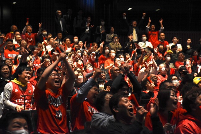 三遠ネオフェニックス、中地区連覇！　豊橋PV会場でブースター４３０人が歓喜