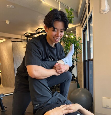 パーソナルジム『CHART目白店』に、海上自衛隊の経歴を持つトレーナーが新しく就任。