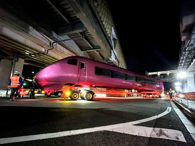 日本初の廃線高架上常設店舗「FUTURE TRAIN」の開業に向けた車両の設置について