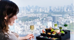 結婚式場という非日常空間で、至福のスイーツ体験を！東京オペラシティ最上階のデザートレストラン「OPERA」に、“抹茶尽くしのアフタヌーンティー”が新登場