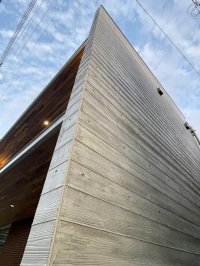 まもなく累計2,000枚到達！話題の「杉の型枠用うづくり板」に厚み15mm新登場　建築設計事務所・施工会社から3ヶ月で30件超の反響