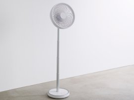 最大75cmまで伸縮するコンパクトファン