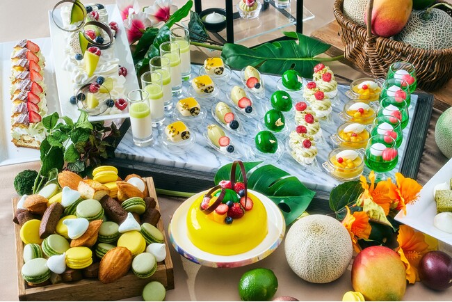 【ヒルトン横浜】旬のメロンとマンゴーをほおばるスイーツビュッフェ『Botanical Garden Sweets』をAllday Dining Paradeにて開催！