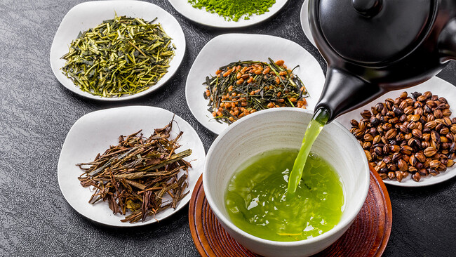 日本茶が「好き」な人が8割を占める 60代は「茶葉から淹れる」人が4割