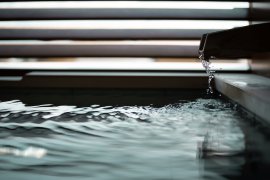 道後温泉引き湯の客室露天風呂