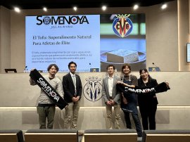 左より染野屋MONDO、在スペイン日本国大使館四方様、ビジャレアルFC メディカルチームディレクター ウソ様、染野屋小林、ビジャレアルFC 佐伯様 左より染野屋MONDO、在スペイン日本国大使館四方様、ビジャレアルFC メディカルチームディレクター ウソ様、染野屋小林、ビジャレアルFC 佐伯様