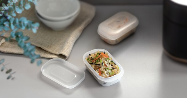 お米のプロと共同企画、冷凍ご飯をムラなくふっくら温められる容器の小盛サイズにWEB限定色が新発売