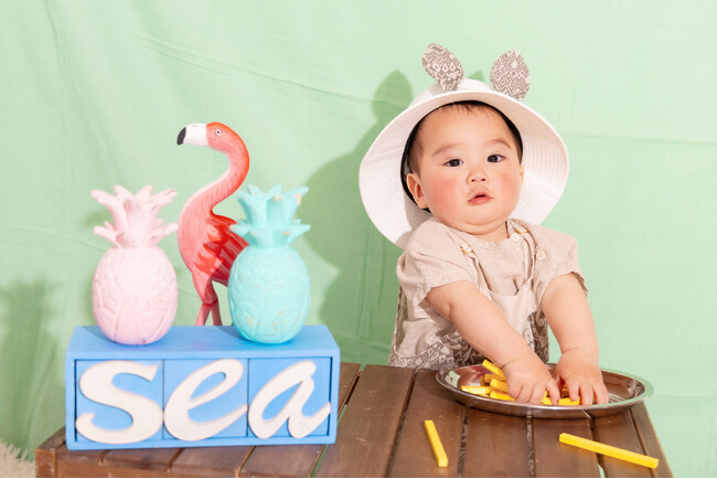 【この夏おすすめ】南国の海の家をモチーフに！トロピカルな『tropical baby』 - 大人気ベビーフォトなりきりシリーズ