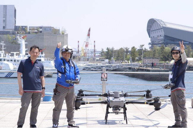 空から届く水とチョコ！　旭テクノロジー、ドローンによる災害支援の未来を披露