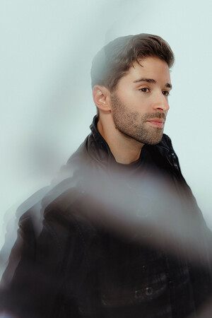 心を揺さぶる次世代ポップ・アイコンのJake Miller (ジェイク・ミラー)、来日公演を目前に新曲「A Million Ways To Miss You」をリリース