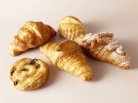 パリ最高峰のフランス菓子メゾン「ルノートル」より、ミニサイズの焼きたてヴィエノワズリーが5月14日から全店舗で新登場