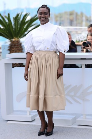 【ルイ・ヴィトン】アイサ・マイガ、第78回カンヌ国際映画祭の「Promis Le Ciel(原題)」フォトコールにルイ・ヴィトンを着用