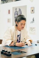 モンブランの万年筆は普段から使用しており使い慣れた様子。