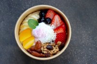 『幸せのパンケーキ』より「幸せのアサイーボウル」を店舗限定にて販売開始！