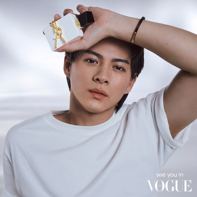 イヴ・サンローラン・ボーテ アンバサダー平野紫耀が、シトラス香るフレグランス「リブレ ロー ニュ」を纏って、『VOGUE JAPAN』 タイアップ デジタルコンテンツに登場。