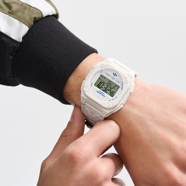 adidas Originals (アディダス オリジナルス)の腕時計最新作『CITY TECH FOUR  (シティテック フォー) 』を5月16日 に発売。