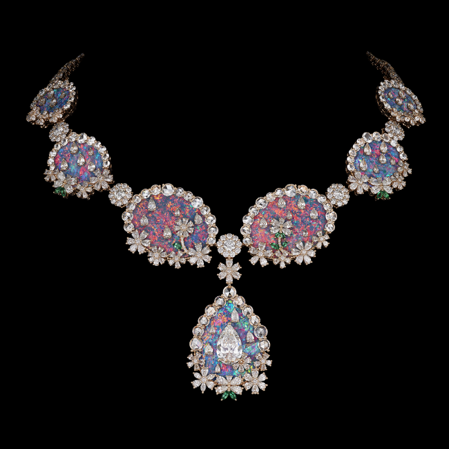 【DIOR FINE JEWELLERY】中谷美紀が誘う、ディオール ハイジュエリーの魅惑的なオデッセイ