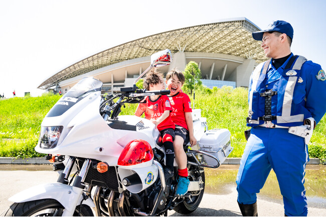“また行きたい”をつくる日に――約1万人の小中高生が一同に集まった『GoGoReds!デー』で、浦和レッズが目指すファン育成のかたち