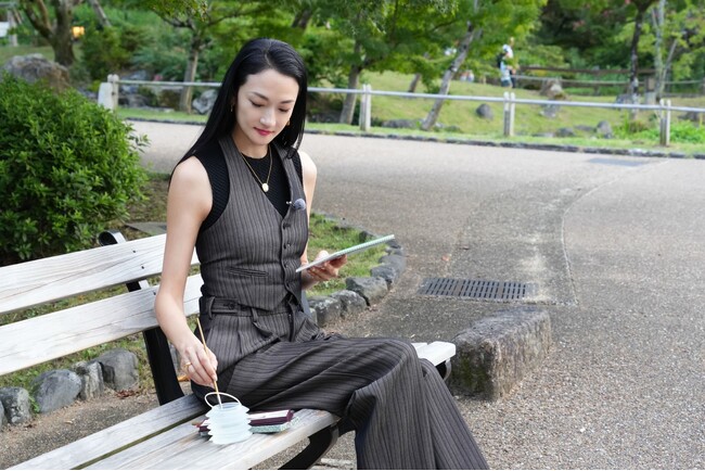 【BS日テレ】冨永愛が日本最古の絵の具店を訪問。10年以上かけて作る絵の具「胡粉」とは?