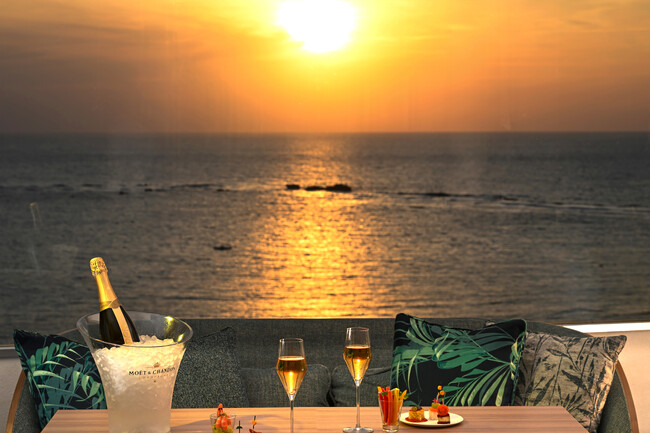 沖縄本島で最後に沈む夕陽が目の前に。ホテル最上階から見渡すオーシャンビューのラウンジ「Executive Lounge」が2025年7月26日オープン【グランドメルキュール沖縄残波岬リゾート】