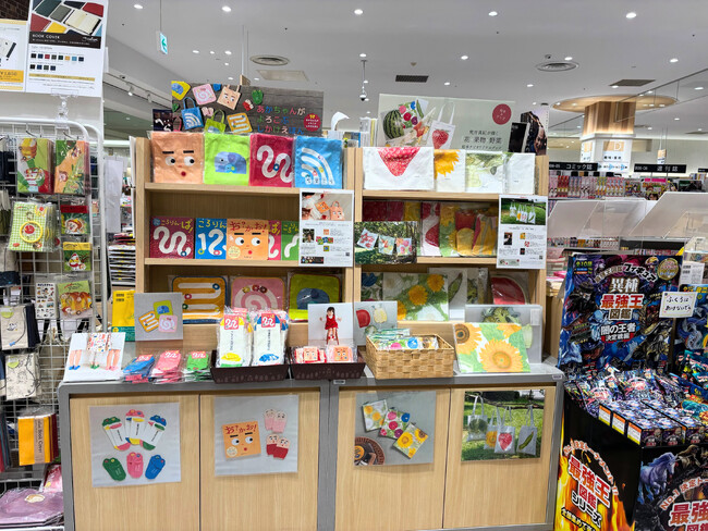 絵本ナビの人気オリジナルグッズ、紀伊國屋書店アリオ亀有店にて期間限定販売スタート!