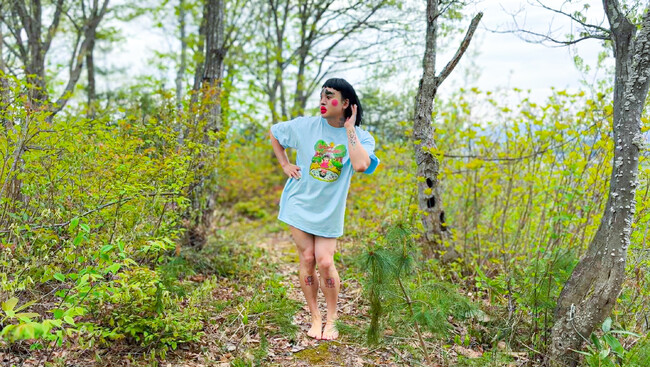 Youtube登録者55万人超!『ブリアナ・ギガンテ』× muneのTシャツ＆アクリルスタンドが5月26日23時59分まで期間限定受注で新発売！
