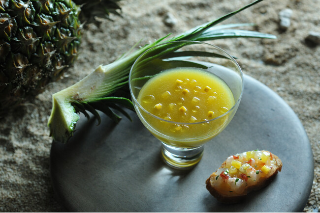 【星のや沖縄】パイナップルやパッションフルーツ、マンゴーなど、夏のフルーツの恵みをテーマに美に導く「琉球ガストロノミア～Bellezza～」夏メニューを提供