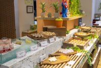 ホテルソビアル 大阪 ドーム前、「世界を旅する」ランチビュッフェを月1回の限定開催