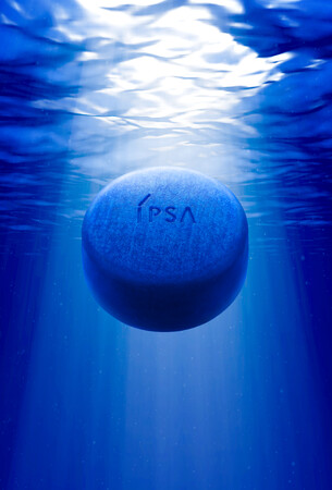 イプサから、海の恵みでキメを磨き上げ、うるおいまで保つ。毛穴目立ちのないつるんとした肌へ導く洗顔石けんを発売。