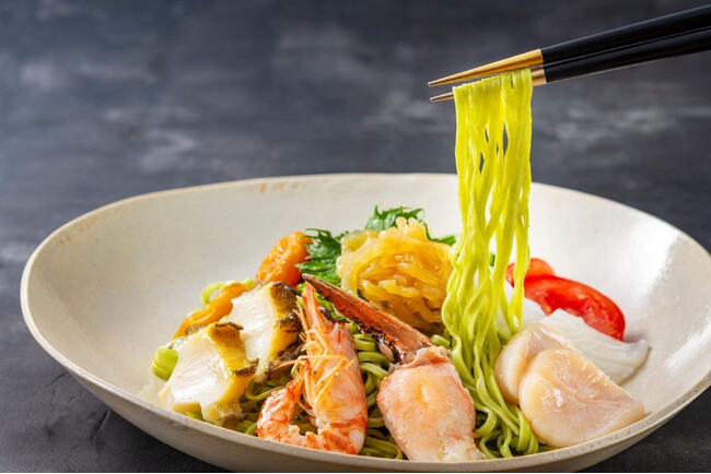 醤油・胡麻・XO醤 3種のタレを選べる”プレミアム海鮮冷麺”や黒毛和牛たっぷり ひんやり”高級担々麺”が登場