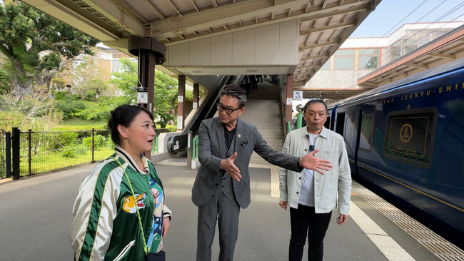【BS日テレ】祝・番組5周年! MC友近、礼二のご褒美旅に大物俳優が祝福に?