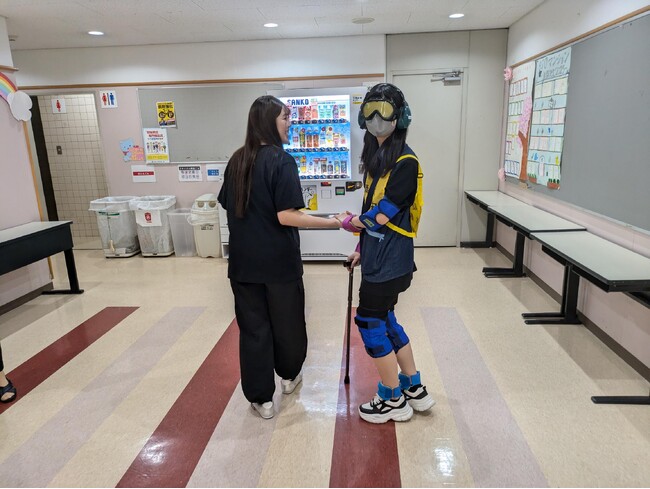 福岡 麻生医療福祉＆保育専門学校 社会福祉科が高齢者体験授業を実施。高齢者の心理と身体的困難を実感し、「寄り添う支援」の大切さを学ぶ