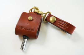 「Roland×HERZ コラボレーション・チューニングキーホルダー」