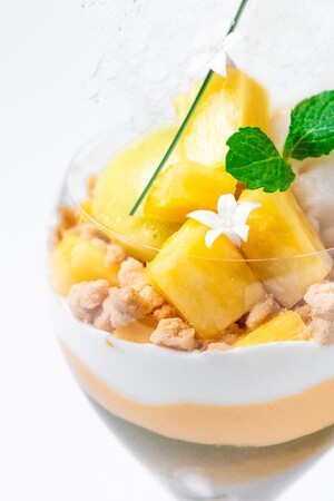 【アルマーニ / カフェ 表参道】爽やかさが香り立つ、初夏のハーモニー6月限定「パイナップル ライチ カルダモンのパフェ」