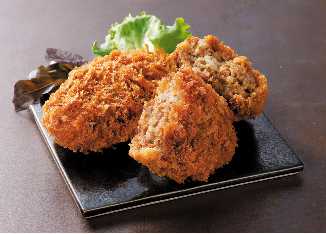 懐かしの味が帰ってきた！食感と旨味を進化させ、10年前の味を再現！「復刻！クイーンズメンチ」