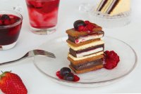 「信州ショコラトリーGAKU サマーベリーセレクション」信州産夏いちご・ブルーベリー・ラズベリーとチョコレートのマリアージュ