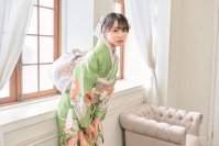 モデル・女優の林芽亜里が振袖をプロデュース！ジョイフル恵利、新ブランド「コフレドゥブーケ」をリリース