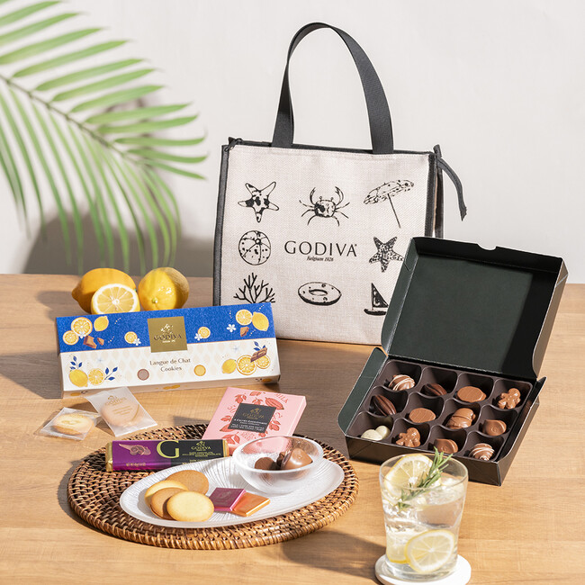 麻風素材が上品なオリジナル保冷バッグに、チョコレートと焼き菓子を詰め合わせた夏季限定のセット！ 「ゴディバ サマー スペシャルセット」