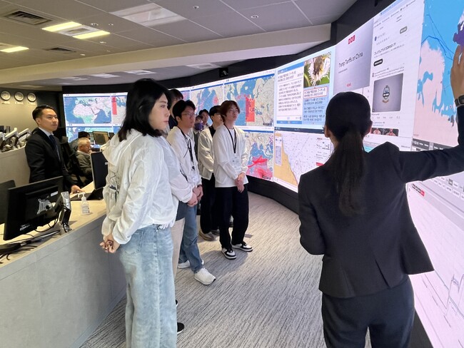 香港理工大学の学生を招待