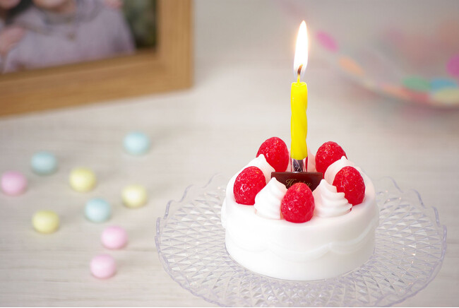 故人のお誕生日にもケーキキャンドルで「おめで灯(とう)」