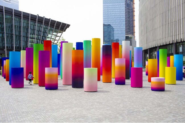 「Osaka Art & Design 2025」―アダム・ナサニエル・ファーマンのパブリックアートがグランフロント大阪・うめきた広場に登場。