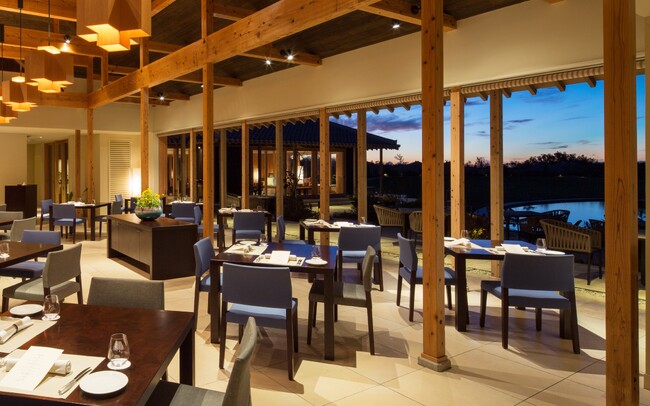 【星のや竹富島】島時間を楽しむ多彩な食体験、島での滞在に寄り添うダイニングへとリニューアル