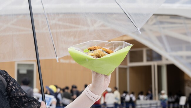 梅雨直前！ほっかほっか亭スタッフおすすめ、雨でも安心な大阪・関西万博内「大阪ヘルスケアパビリオン」ワンハンドフード