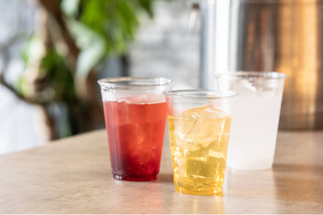 宿泊者限定「ウェルカムドリンク」にアルコールメニューを新たに追加！6種のフリーアルコールにケーキも提供　ベッセルイン広島駅前