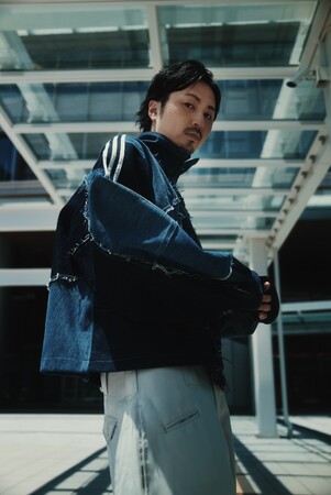 日本レコード大賞優秀楽曲賞に2年連続でノミネートされた作家兼シンガーソングライターが贈る、絶望の果てから見出した希望の歌。